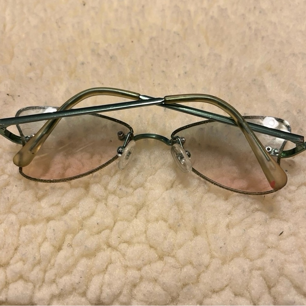 Stylish Gold and Silver Women's Sunglasses - Picture 3 of 17